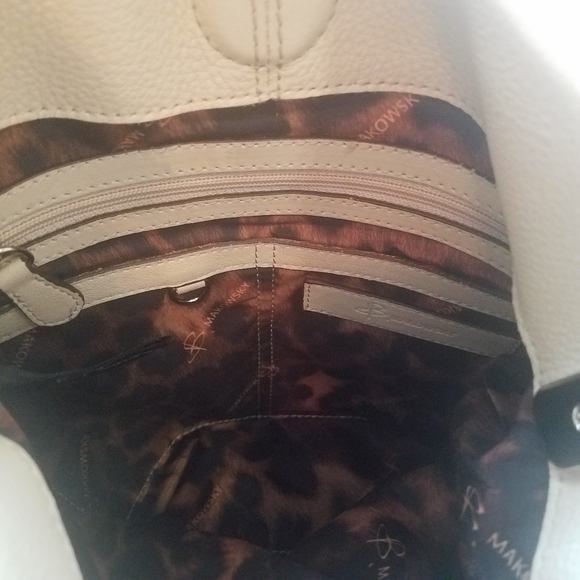 B Makowsky Crossbody - Picture 9 of 15